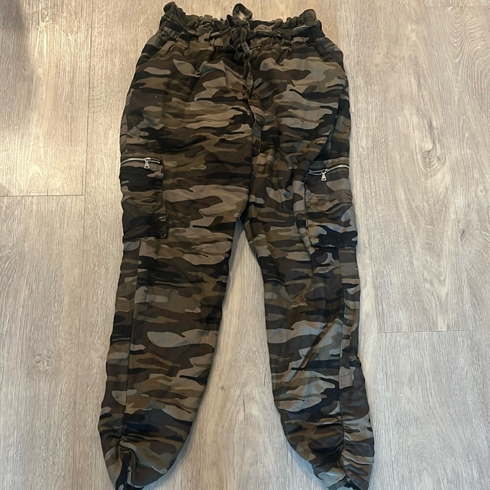 Express camo pants size medium cargo style
